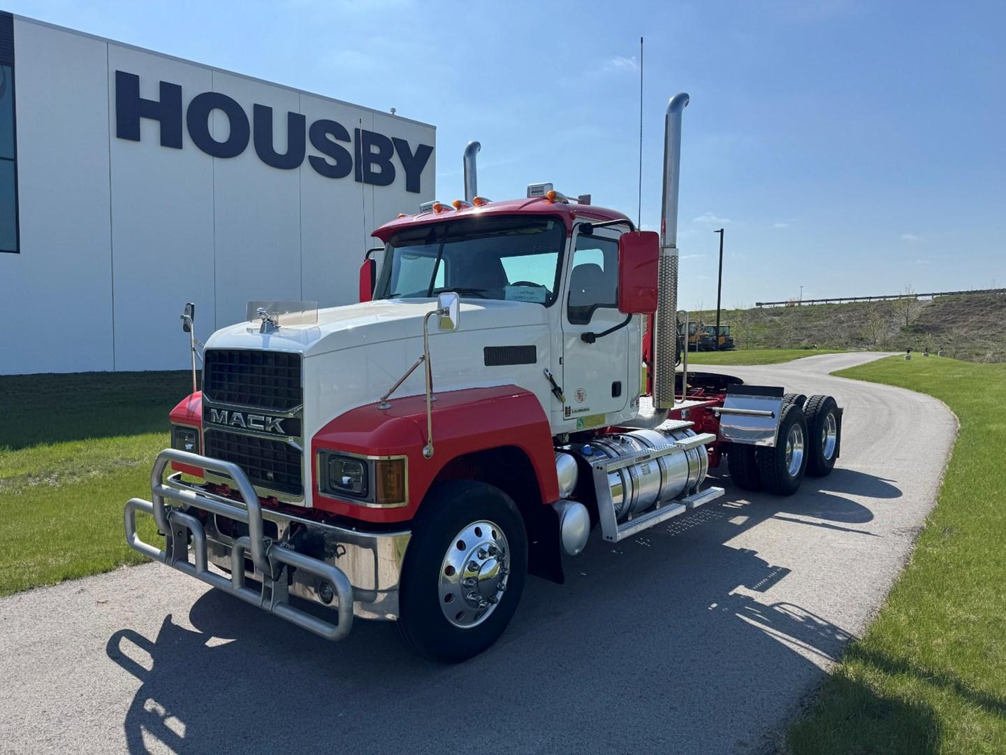 Used 2023 Mack Pinnacle